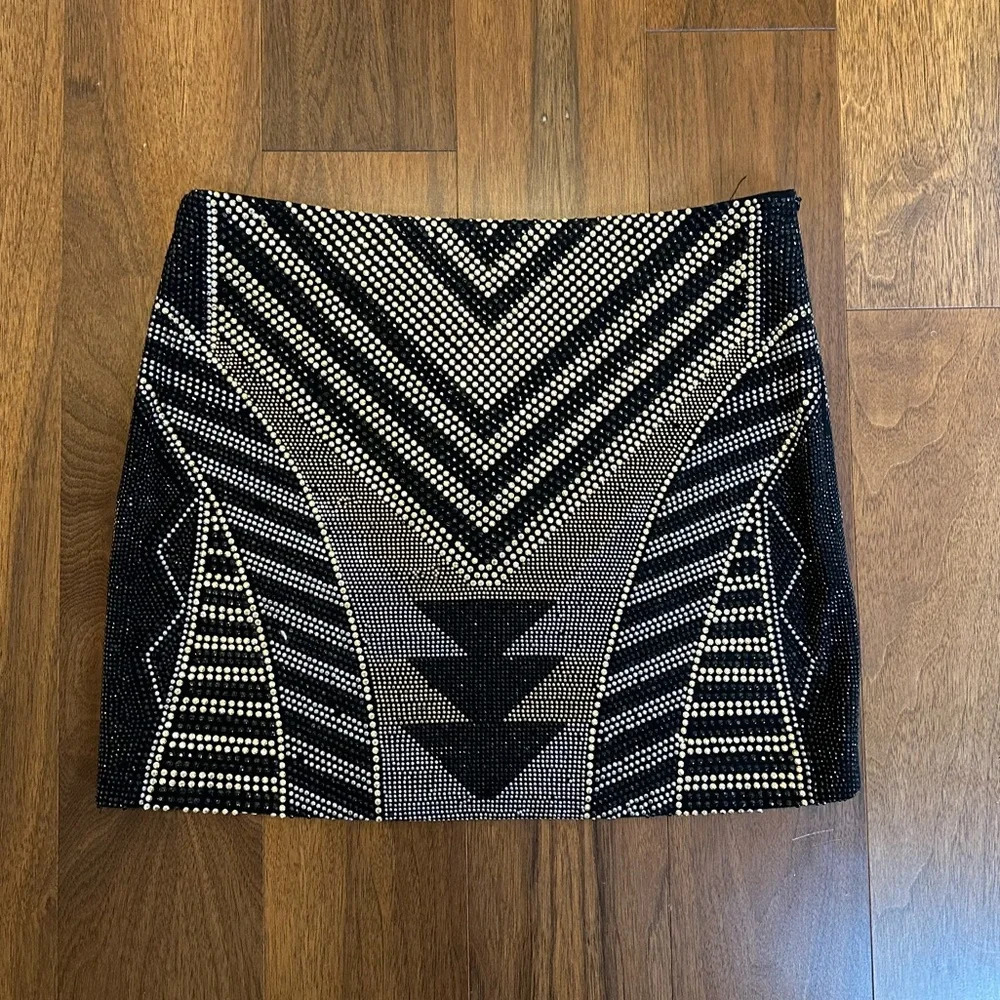 Beautiful Metallic Studded Skirt - Picture 4 of 4